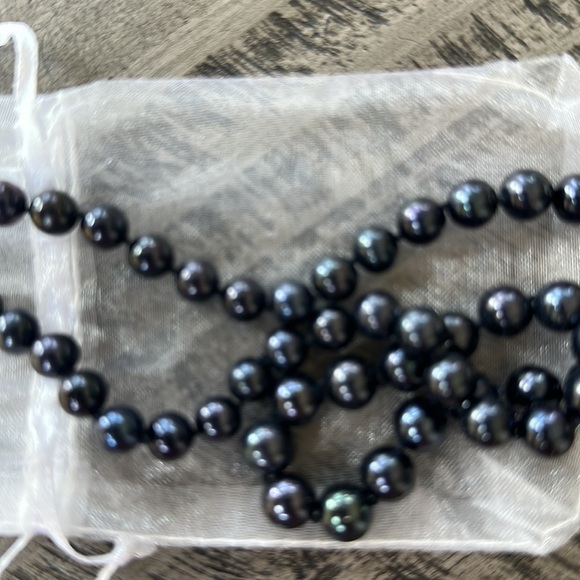 NEW DOG HOUSE FRESHWATER PEARLS - Picture 4 of 5